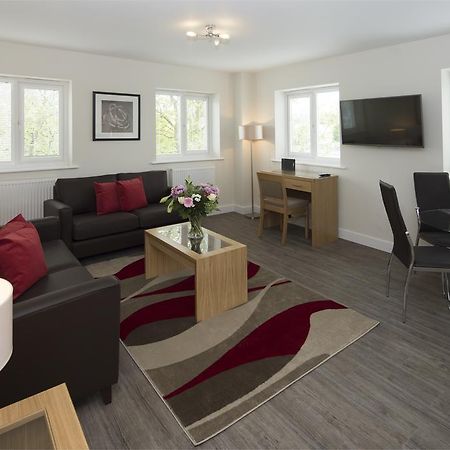 House Of Fisher - Beneficial House Bracknell Quarto foto