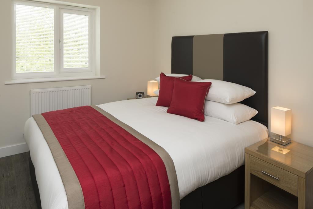 House Of Fisher - Beneficial House Bracknell Quarto foto
